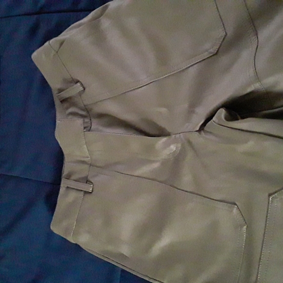 SALE.   NWOT Faux Leather olive cargo pants  WAS 25.00 NOW 20.00 - Picture 2 of 4